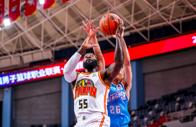 九游官网-关于赛前西汉姆调整名单以备CBA季后赛，绝杀压哨环节打磨，悬念犹存，控场能力受关注的信息